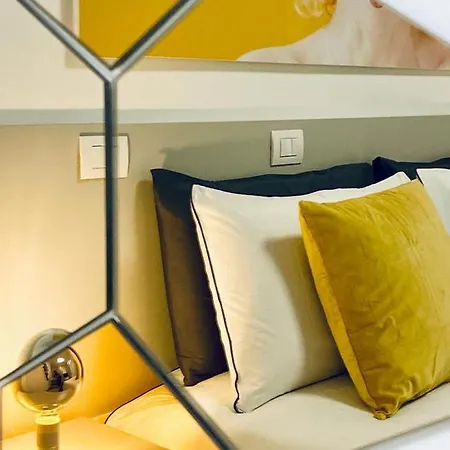 Beeapartments Апарт-готель Барі