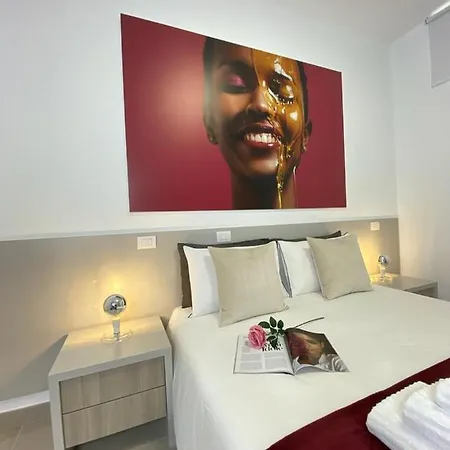 מלון דירות Beeapartments 4*